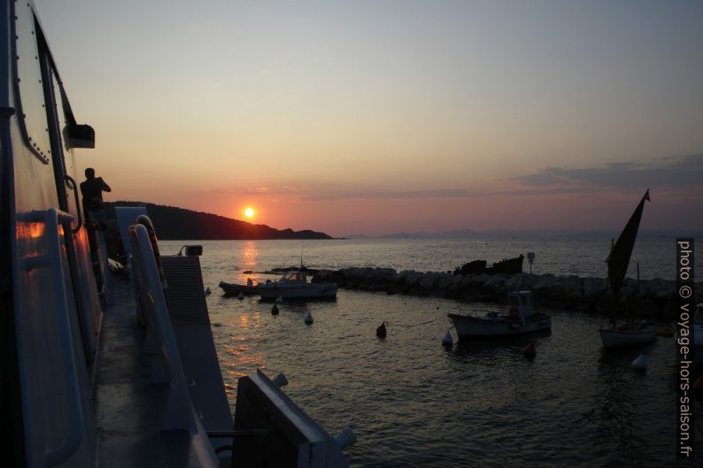 Coucher de soleil sur Port-Cros. Photo © André M. Winter