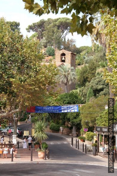 La Place Gambetta à Bormes-les-Mimosas. Photo © André M. Winter