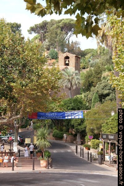 La Place Gambetta à Bormes-les-Mimosas. Photo © André M. Winter