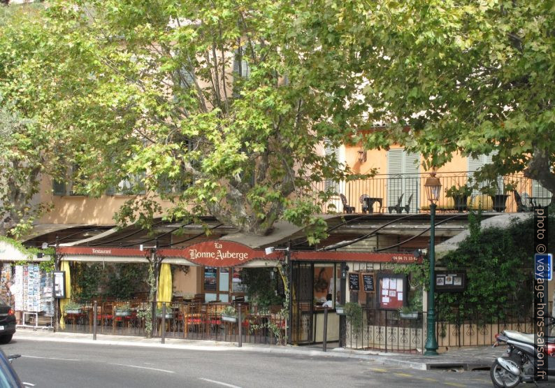 Restaurant la Bonne Auberge à Bormes. Photo © Veronika Schnablegger