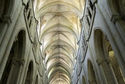 Voûte de l'église abbatiale de St. Antoine. Photo © Alex Medwedeff