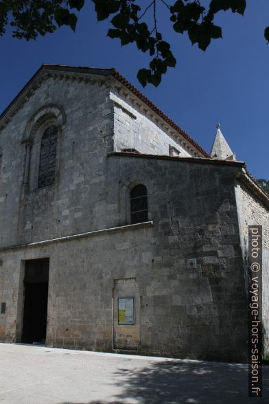 L'église abbatiale de Léoncel. Photo © Alex Medwedeff