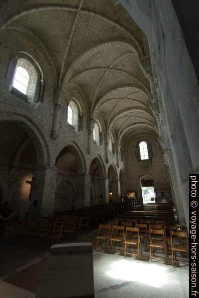 Voûtes de la nef de Léoncel aux élans pré-gothiques. Photo © André M. Winter