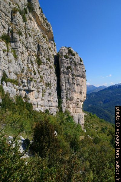 Aiguille détachée de la paroi sud de la Montagne de Robion. Photo © André M. Winter