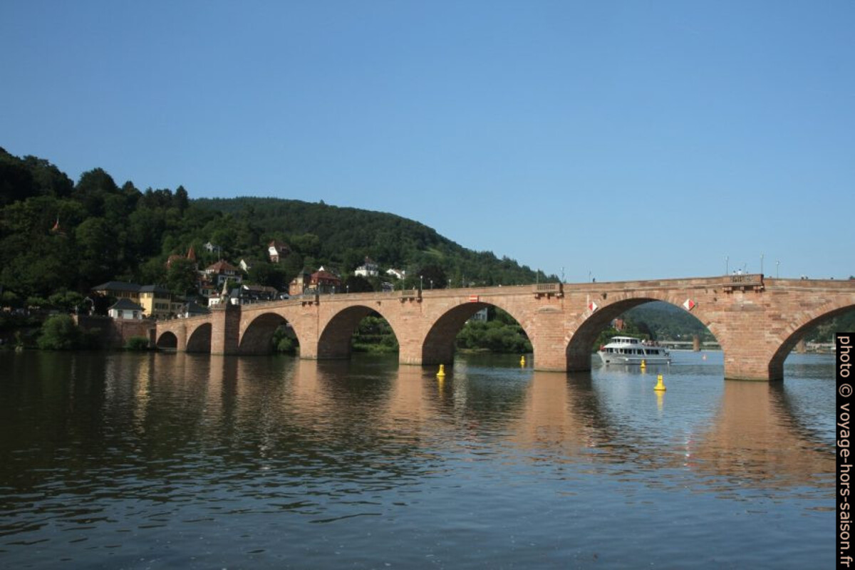 Le Vieux Pont de Heidelberg sur le Neckar. Photo © Alex Medwedeff
