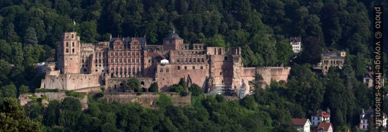 Le château de Heidelberg vu des collines au nord du Neckar. Photo © André M. Winter