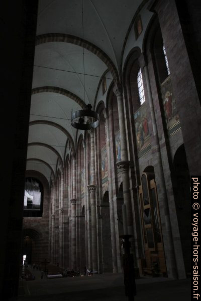 Nef de la cathédrale de Speyer. Photo © Alex Medwedeff