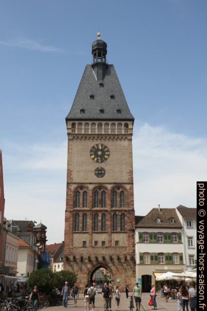 La porte de ville Altpörtel. Photo © Alex Medwedeff