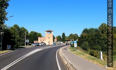 La porte du Ponte de San Giorgio. Photo © André M. Winter