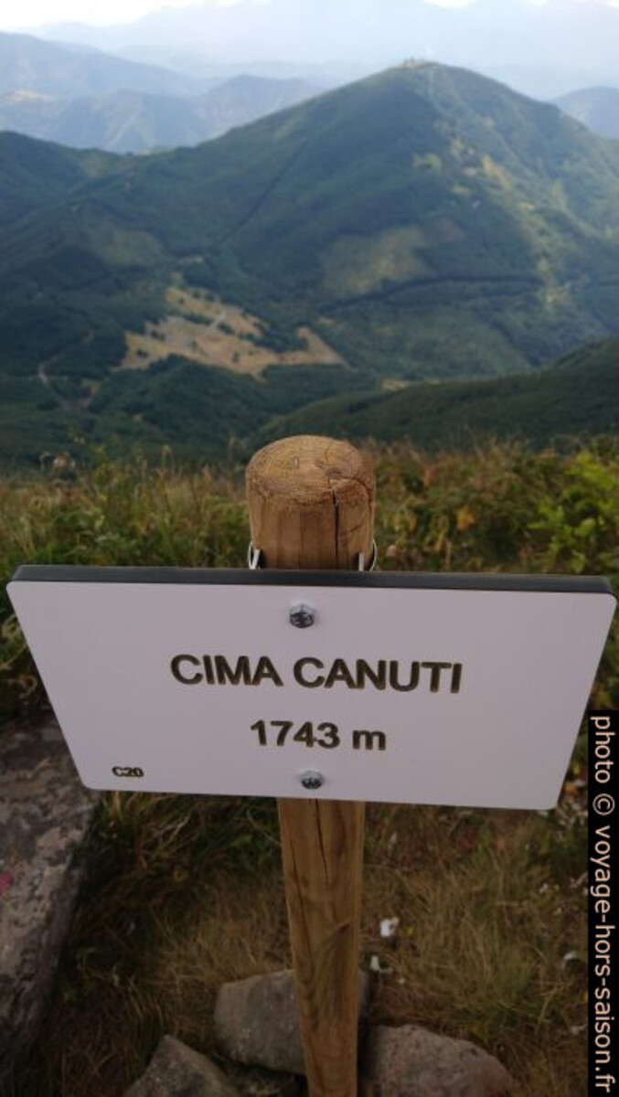 Marque du sommet de la Cima Canuti. Photo © André M. Winter