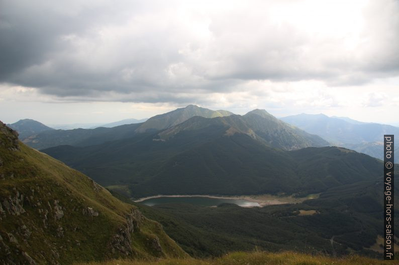 Le Lago Paduli et le Monte Alto. Photo © André M. Winter