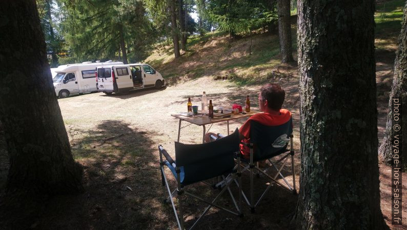 Notre Trafic installé au Camping Argegna. Photo © Alex Medwedeff