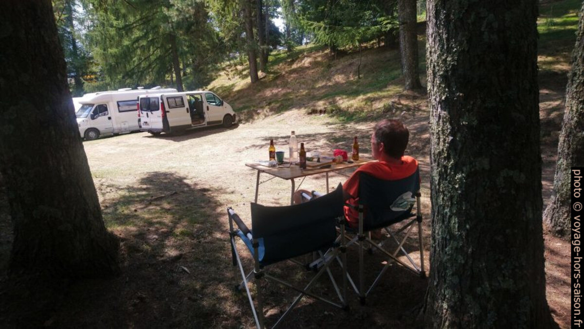 Notre Trafic installé au Camping Argegna. Photo © Alex Medwedeff