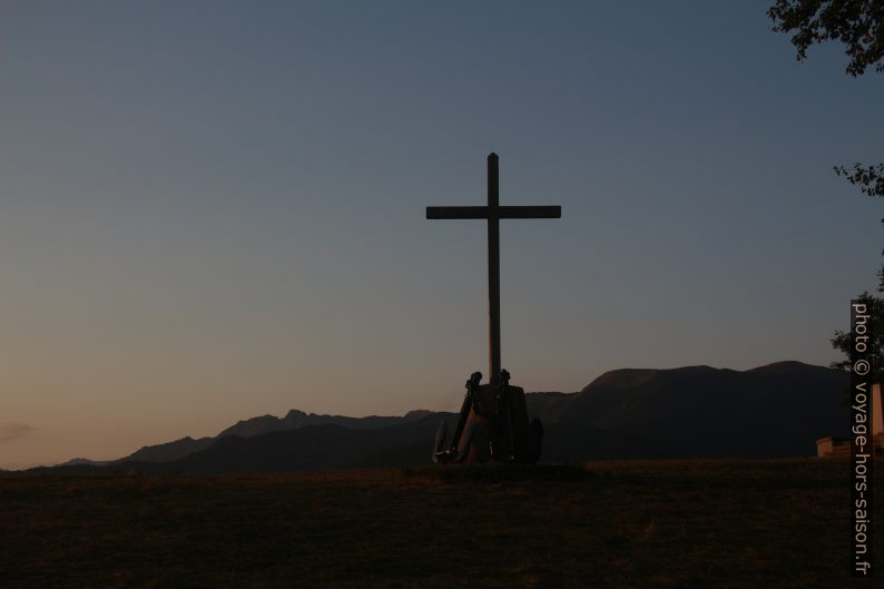 La crois sur le Monte Argegna. Photo © André M. Winter