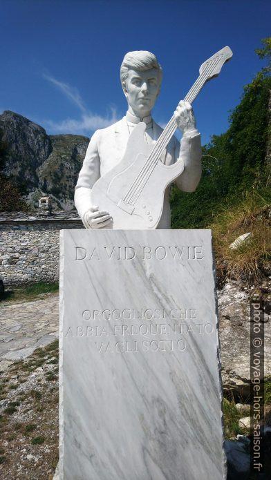 Statue de David Bowie à Campocatino. Photo © André M. Winter