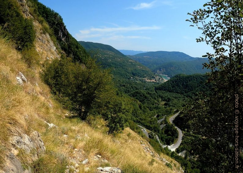 Descente raide sous San Viviano. Photo © André M. Winter