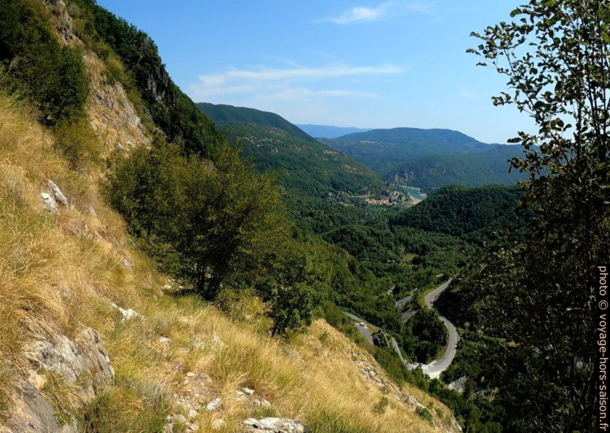 Descente raide sous San Viviano. Photo © André M. Winter