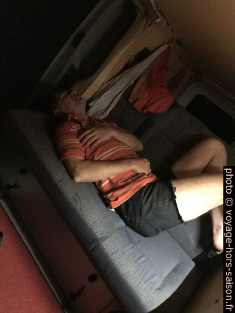 André crevé après un tour de randonnée. Photo © Alex Medwedeff