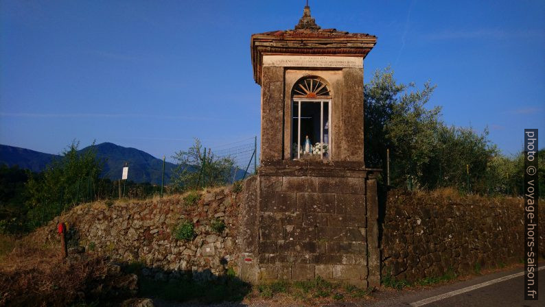 Une chapelle en bord de chemin. Photo © André M. Winter