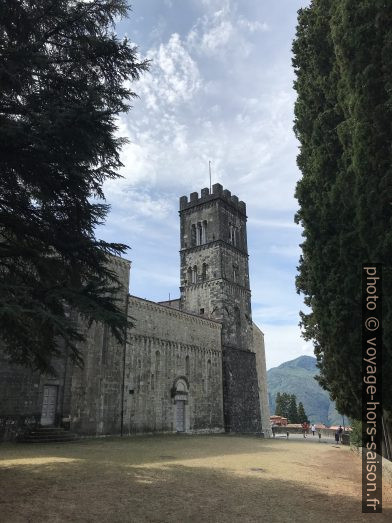 Clocher du Duomo di San Cristoforo de Barga. Photo © Alex Medwedeff