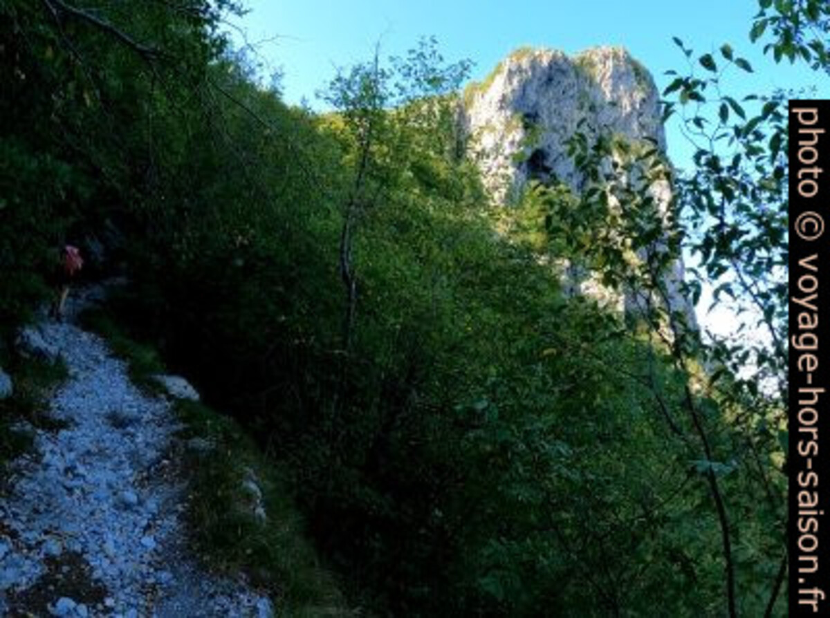 Montée vers la Foce delle Porchette sous la crête du Monte Nona. Photo © André M. Winter