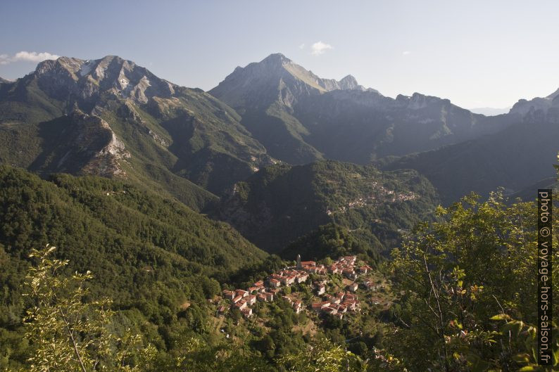 Monte Corchia et Piana della Croche. Photo © Alex Medwedeff