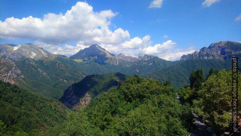 Piana della Croche, Monte Forato et Monte Nona. Photo © Alex Medwedeff