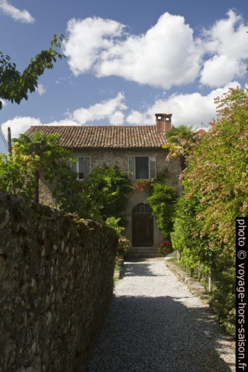 Une maison de Castiglione di Garfagnana. Photo © Alex Medwedeff
