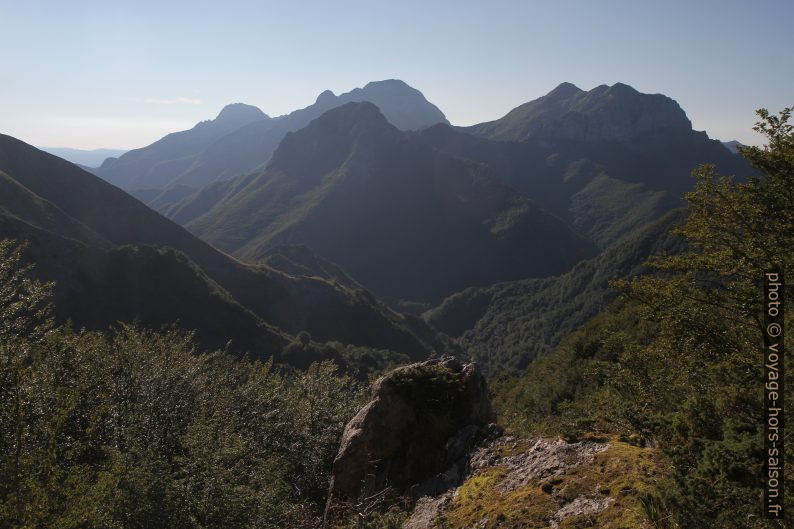 Vue retour dans la vallée. Photo © Alex Medwedeff