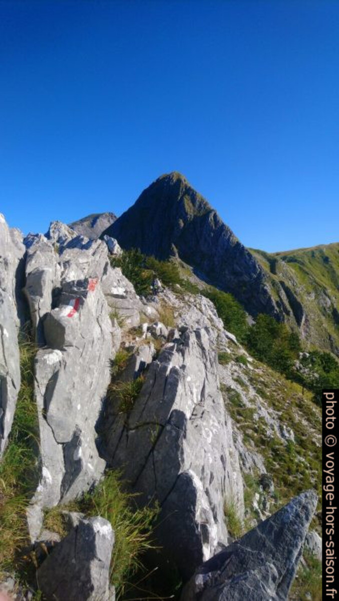 Grimpe dans la crête sud Monte Macina. Photo © André M. Winter