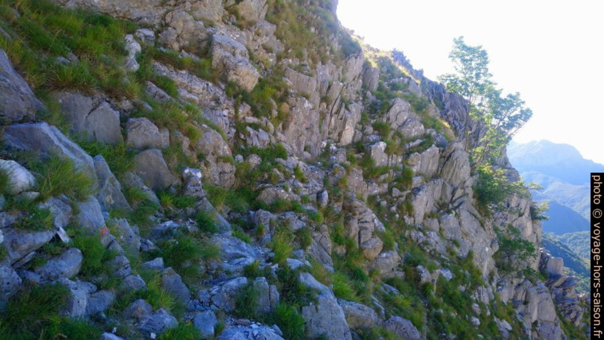 Traversée sous le Monte Macina. Photo © André M. Winter