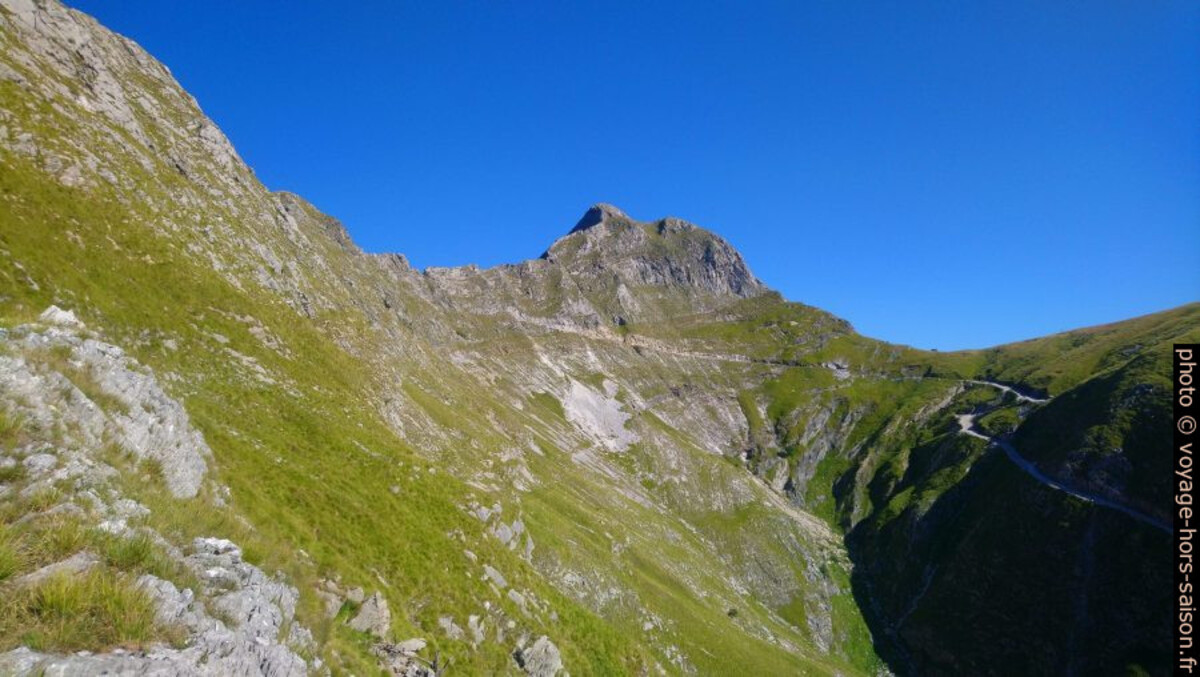 Le Monte Sella et la route vers la Cava Ronchieri. Photo © André M. Winter