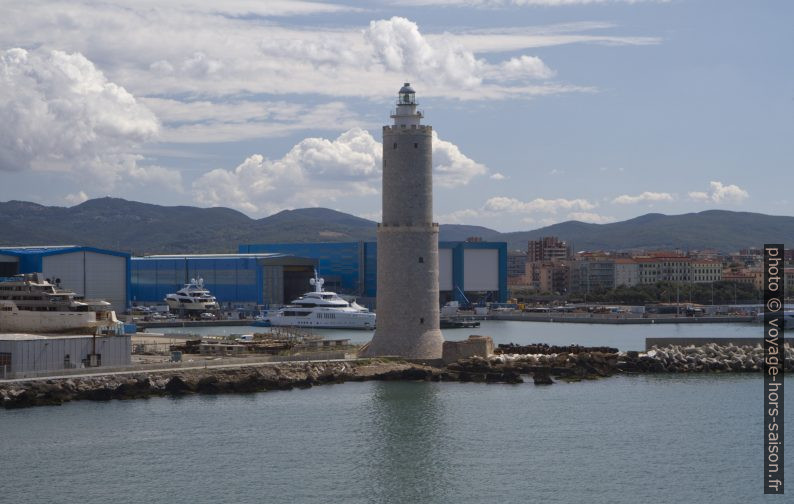 Le phare principal de Livourne. Photo © Alex Medwedeff