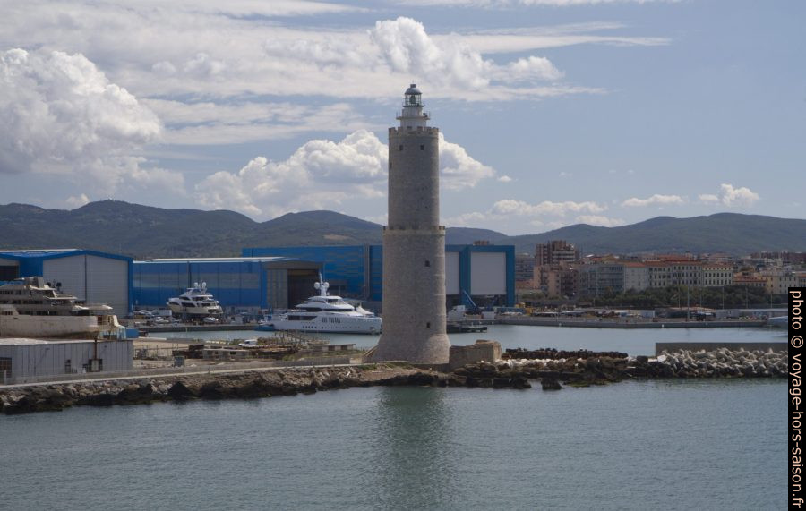 Le phare principal de Livourne. Photo © Alex Medwedeff