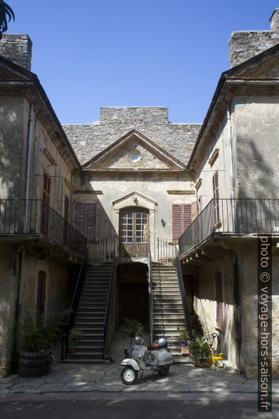 Ferme-château à Patrimonio. Photo © Alex Medwedeff