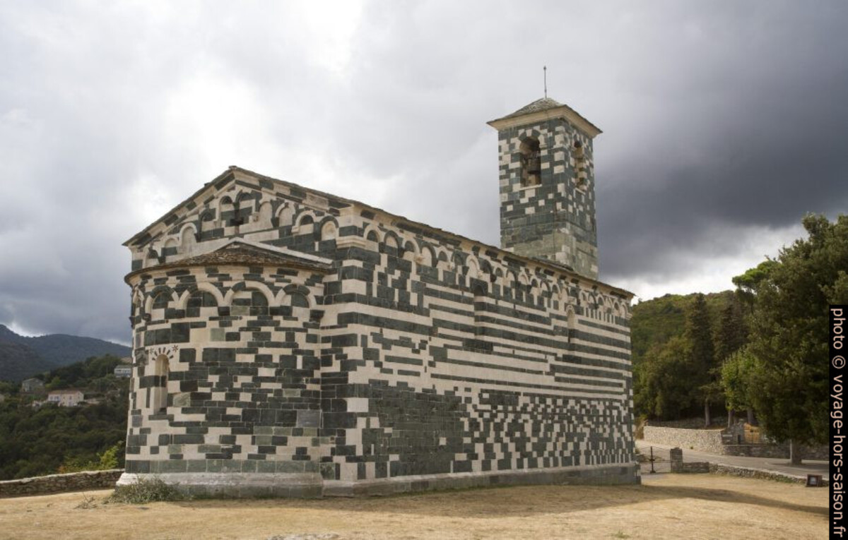 Église Saint-Michel de Murato. Photo © Alex Medwedeff