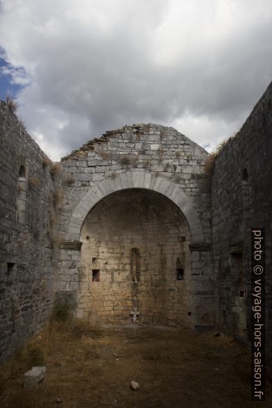 Abside en cul-de-four de la Chapelle San Quilico. Photo © Alex Medwedeff