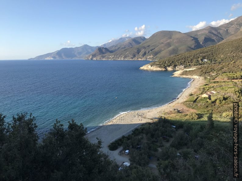 Vue sur la Plage de Campo Magiore. Photo © Alex Medwedeff