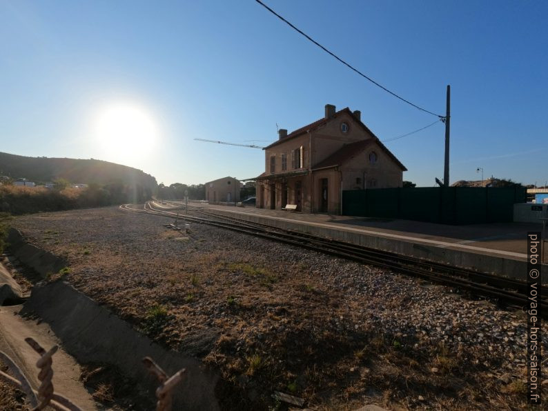 La gare de l'Île Rousse. Photo © André M. Winter