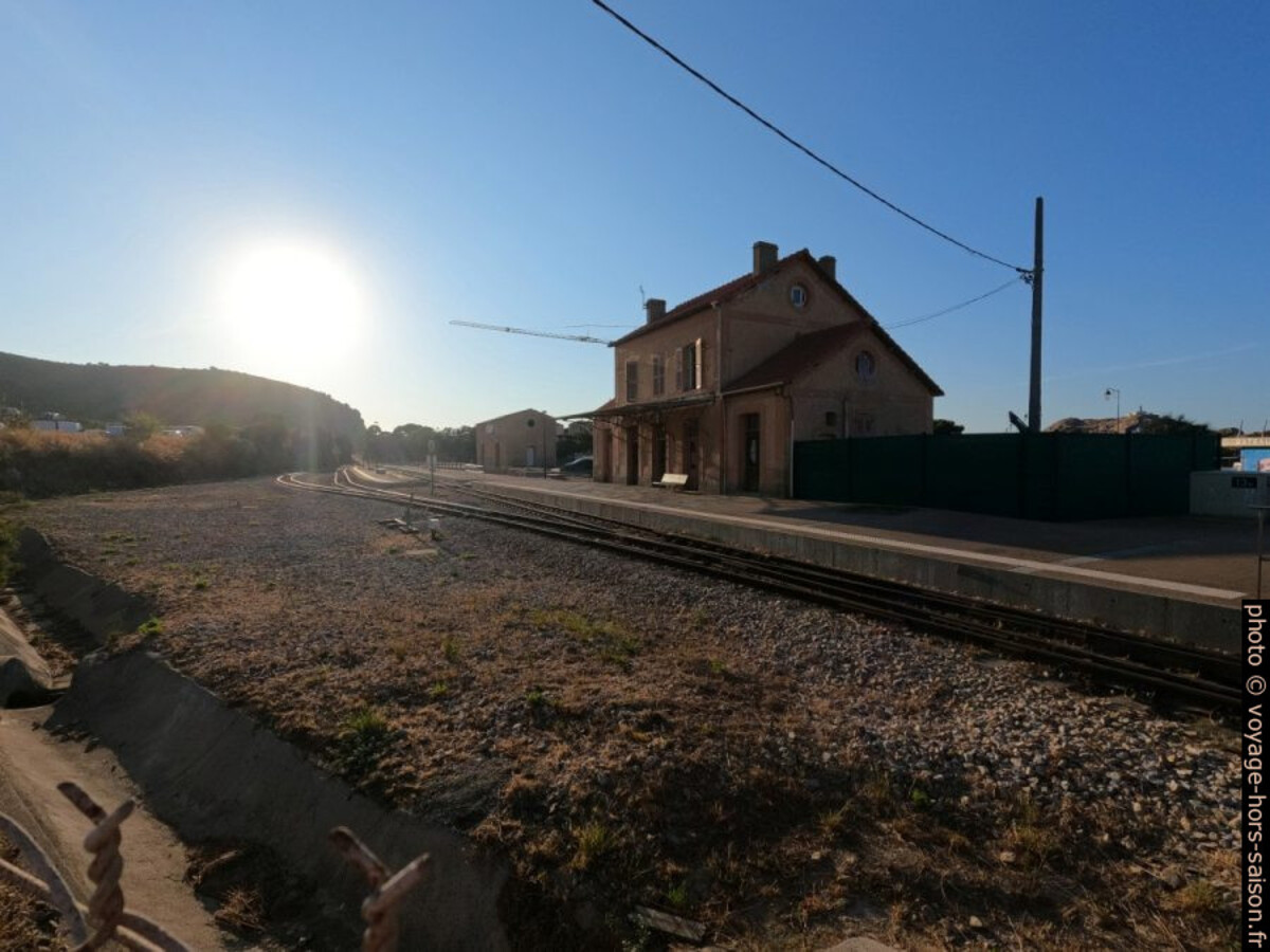 La gare de l'Île Rousse. Photo © André M. Winter