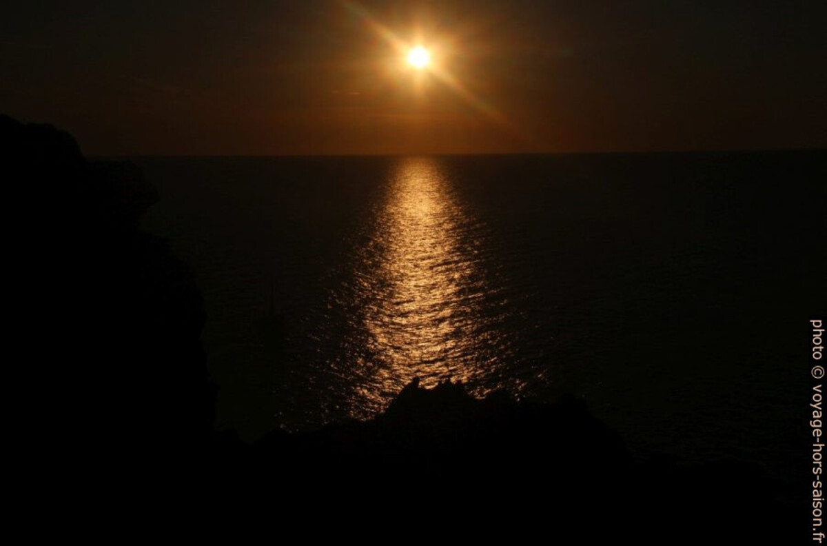 Coucher de soleil. Photo © Alex Medwedeff