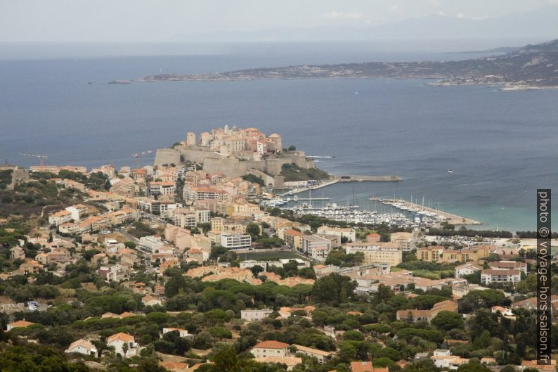 Calvi vu de Notre-Dame de la Serra. Photo © André M. Winter