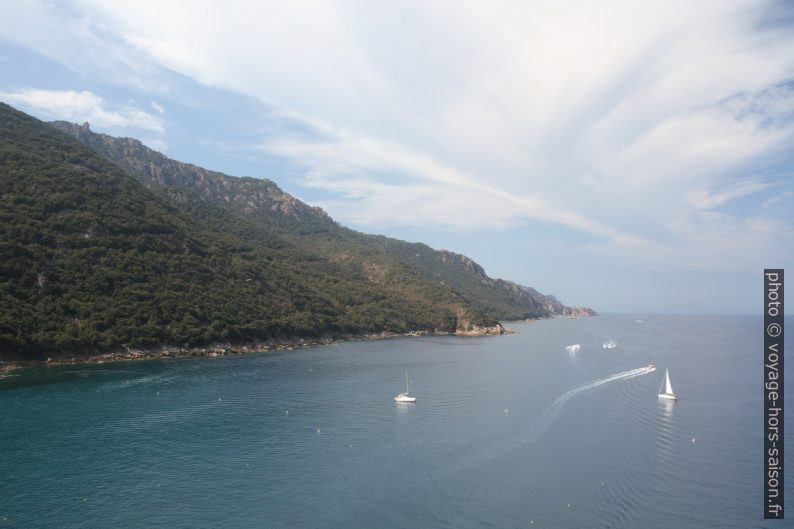 Côte sud du Golfe de Porto. Photo © Alex Medwedeff