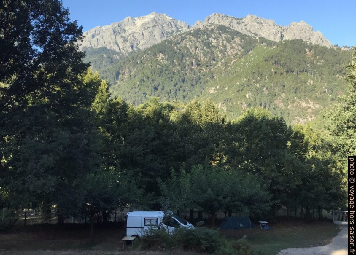 Notre Trafic au Camping de Tattone. Photo © Alex Medwedeff