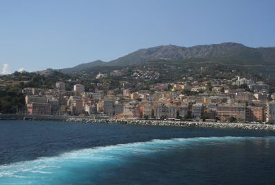 Nous quittons Bastia en ferry. Photo © Alex Medwedeff