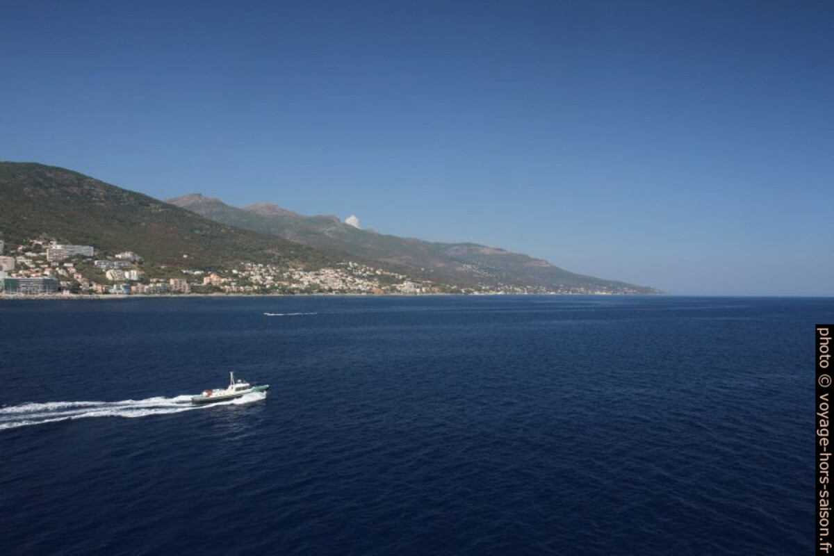 La côte est du Cap Corse. Photo © Alex Medwedeff