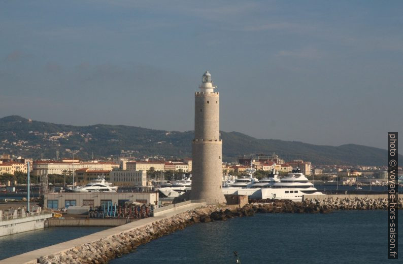 Le phare de Livourne. Photo © André M. Winter