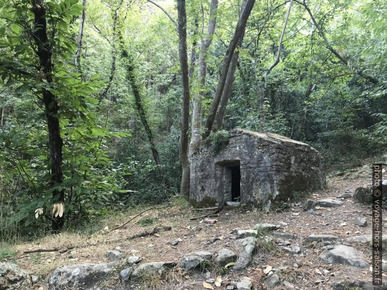 Source captée dans le Valle delle Fonti. Photo © Alex Medwedeff