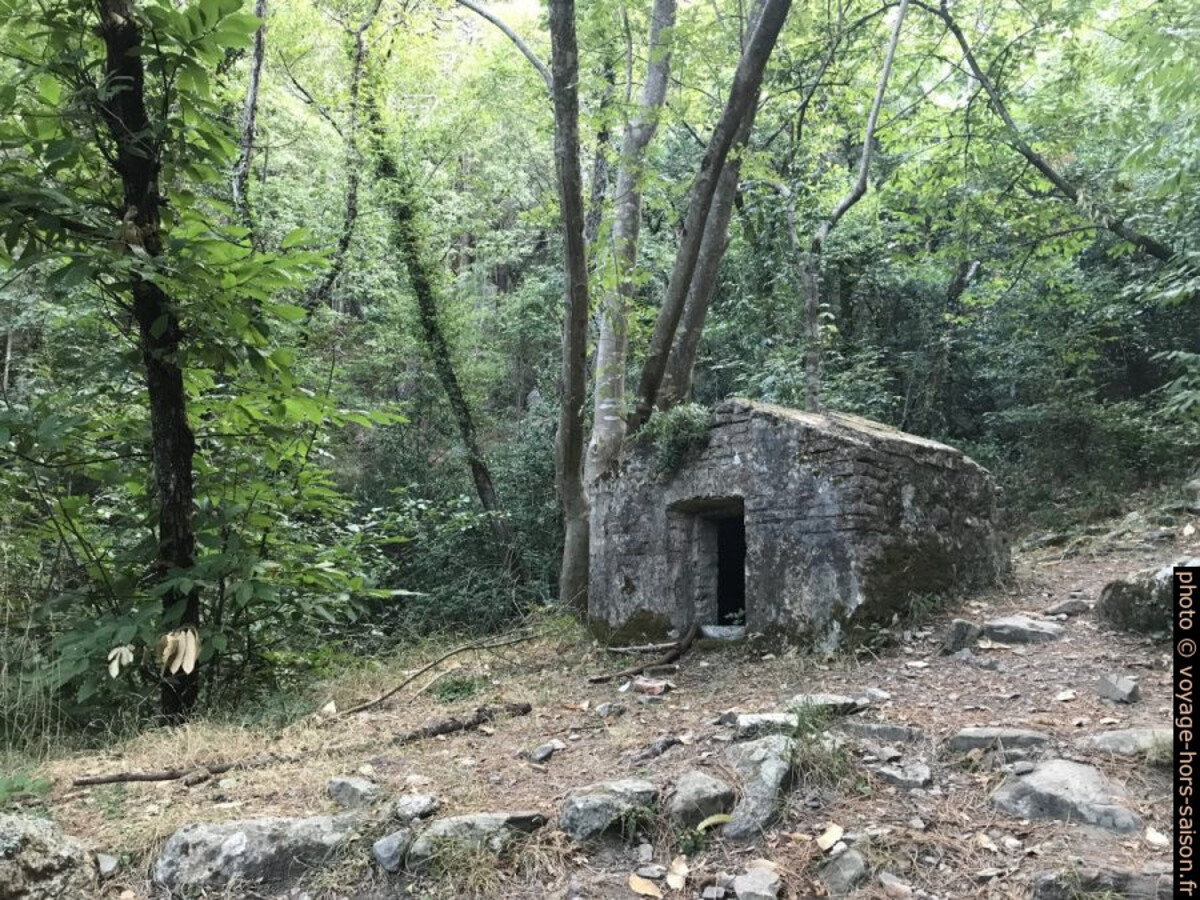 Source captée dans le Valle delle Fonti. Photo © Alex Medwedeff