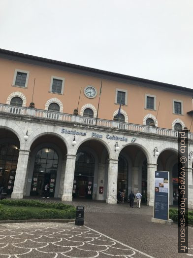 Stazione Pisa Centrale. Photo © Alex Medwedeff